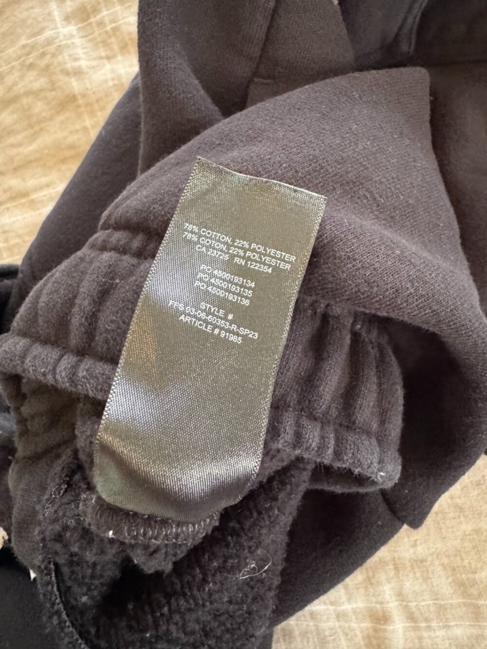 Aritzia TNA Cozy Sweatfleece Mega Cargo Sweatpant - Picture 9 of 12